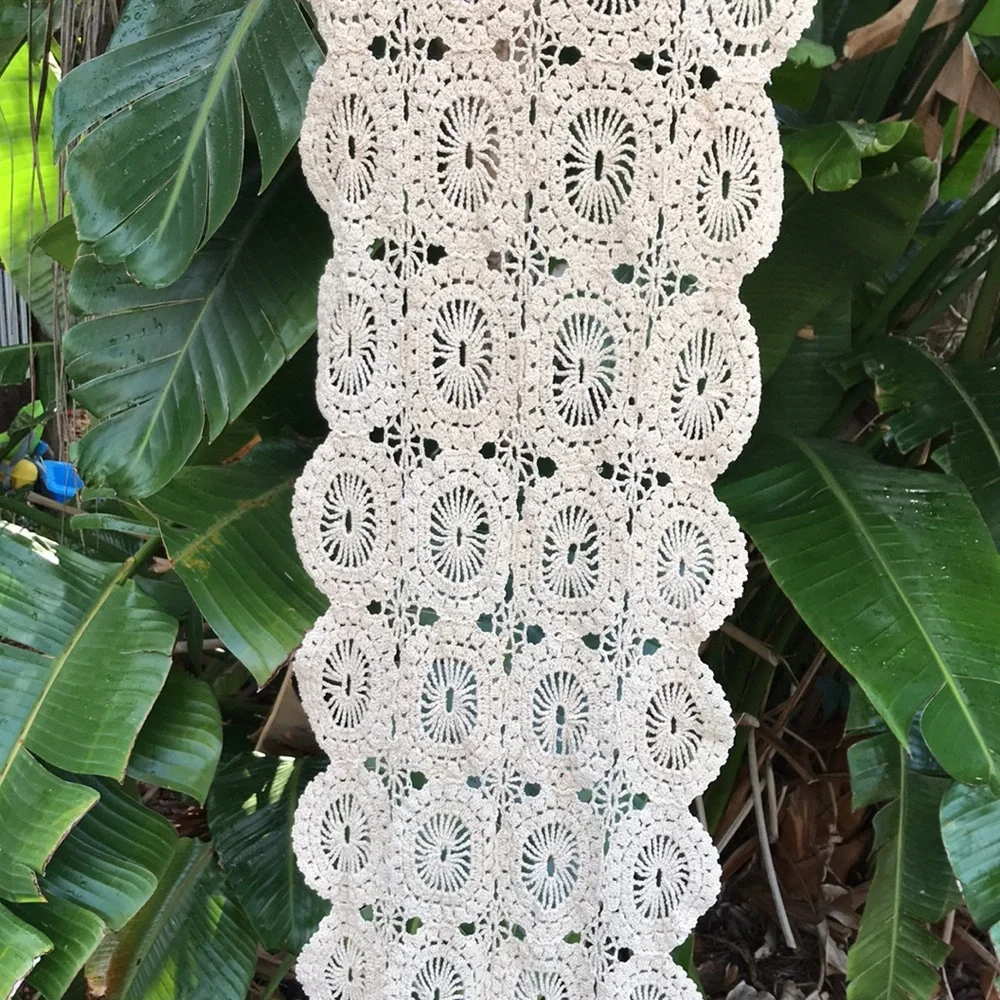 Crochet table runner